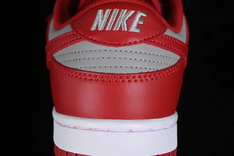 All Categories Nk SB Dunk Series Nk SB Dunk Low Low-top sneakers Nk SB Dunk Low Gray and red color Low-top casual sports skateboard shoes CW1590-0002